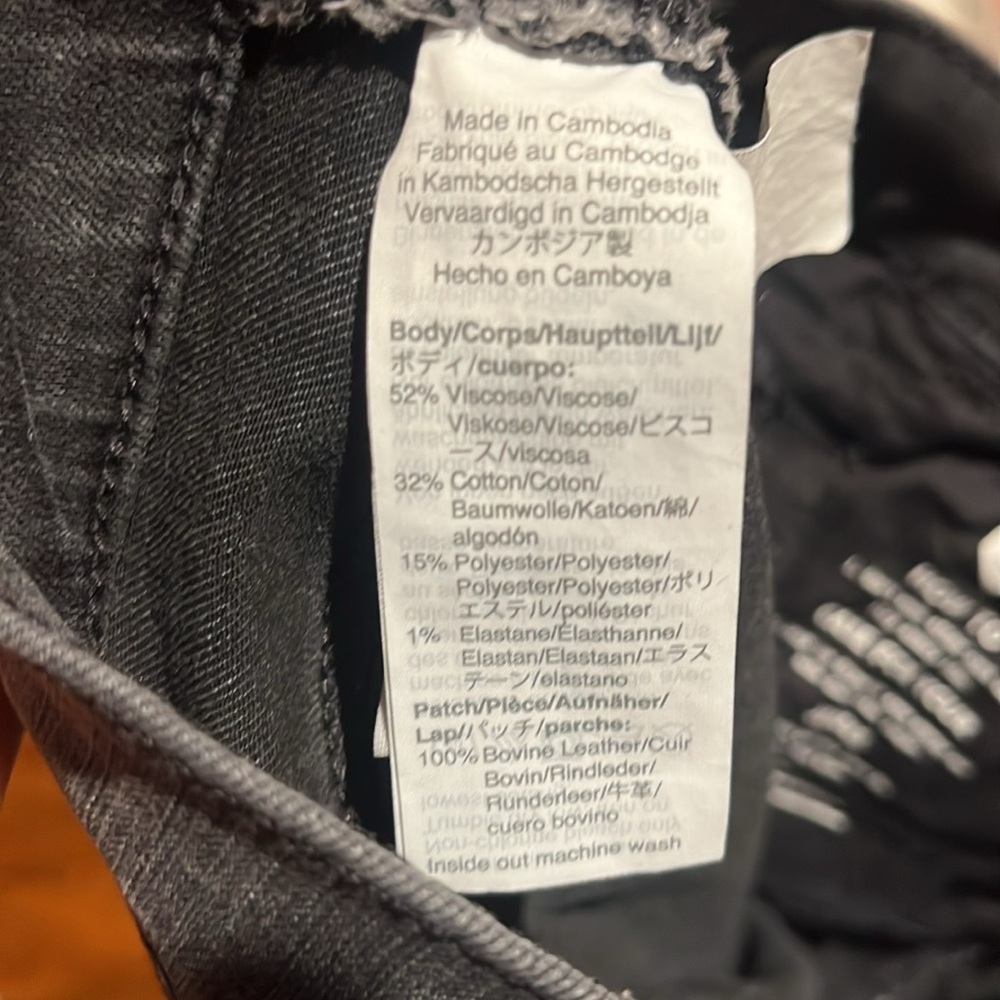 Madewell 9" Mid-Rise Roadtripper Supersoft Jeans in Ashmont Wash - Picture 9 of 16